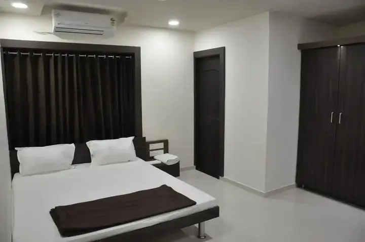 Раджкот: Shivdhara Hotel & Residence