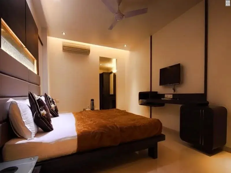 Бхаруч: Hotel Apex