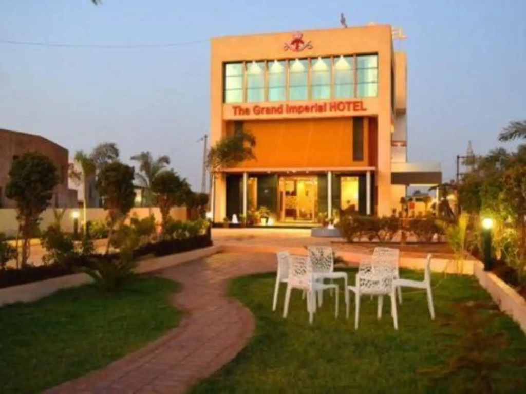 Ванканер: The Grand Imperial Hotel