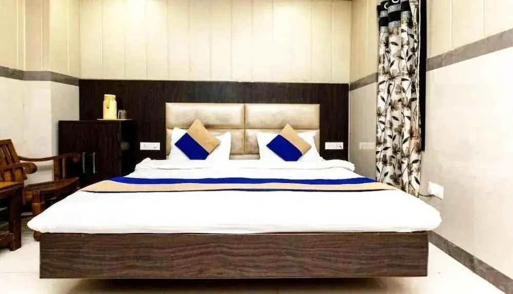 Катра: Hotel Subash