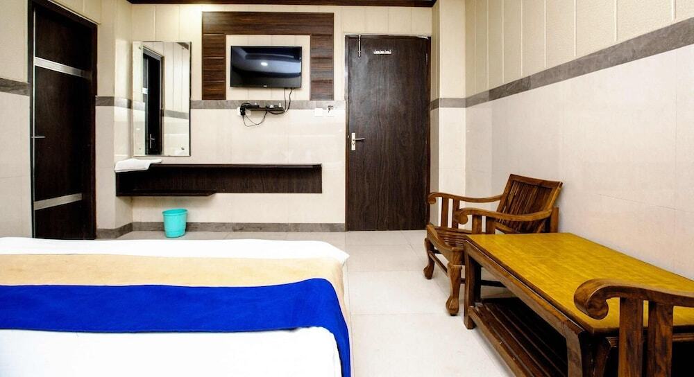 Катра: Hotel Subash