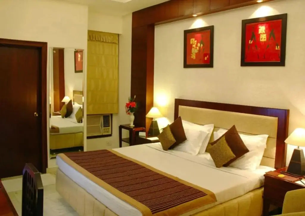 Нью-Дели: Hotel Regent Continental