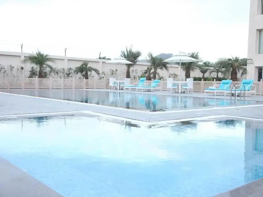 Шахджаханпур: The Lal Vilas Hotel & Resort