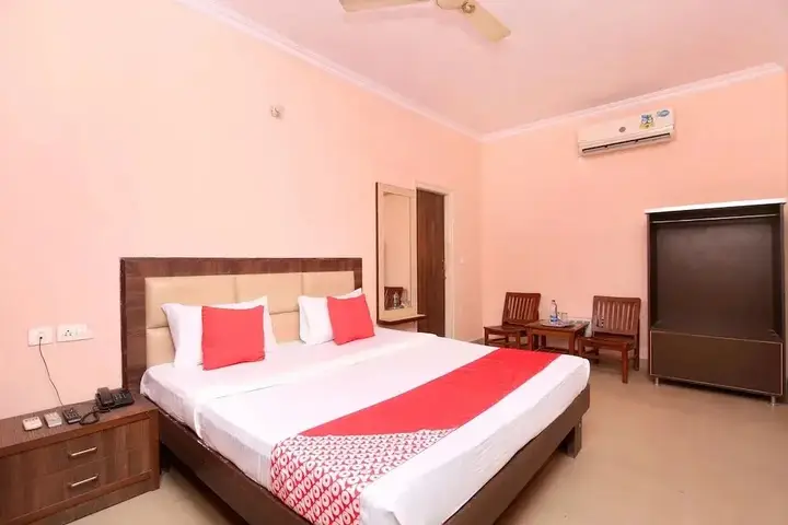 Мохали: Hotel Royal