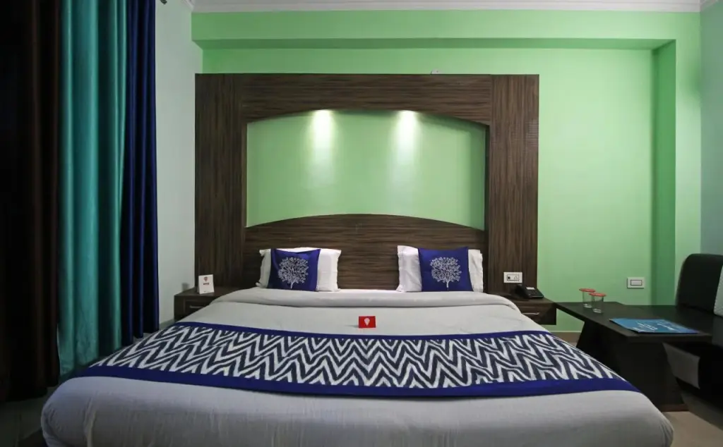 Катра: Hotel JMK International