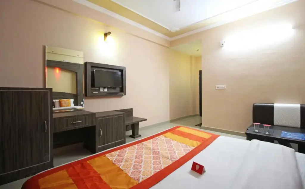 Катра: Hotel JMK International