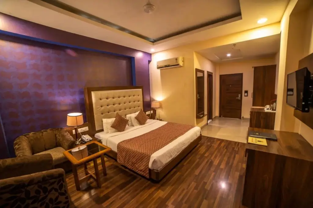 Дехрадун: Hotel JSR Continental