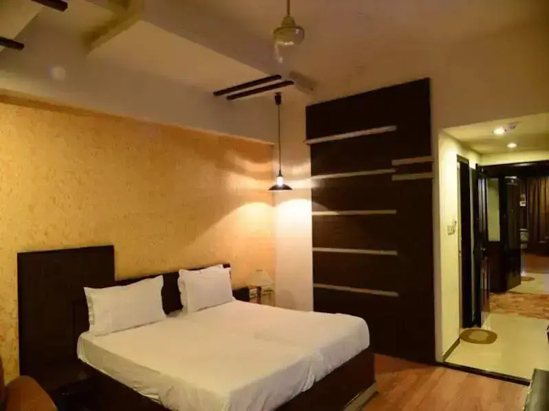 Батхинда: Hotel Krishna Continental