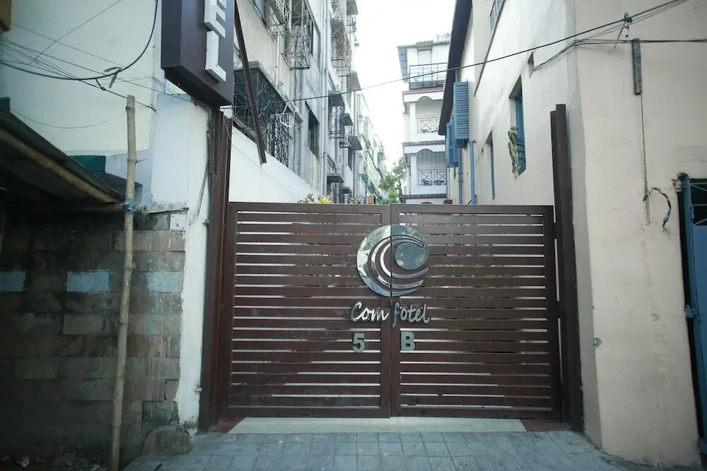 Колката: Hotel Comfotel