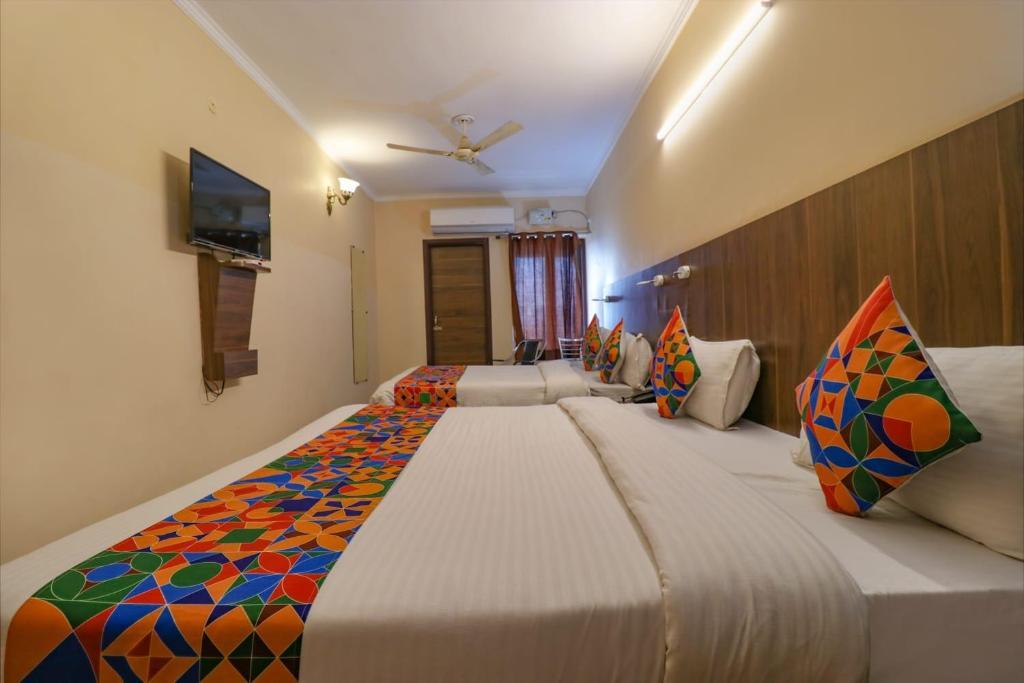 OYO 7676 Golden Sunrise Inn — фото 1