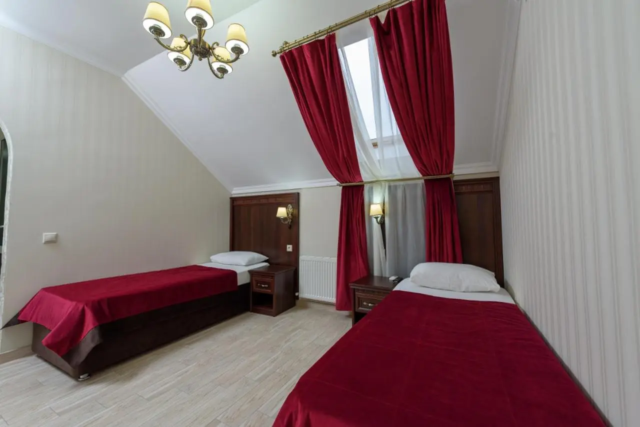 Адлер: Udacha Plus House