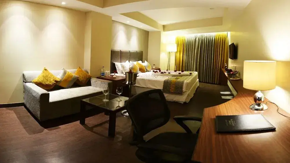 Лудхиана: Hotel Lamellz
