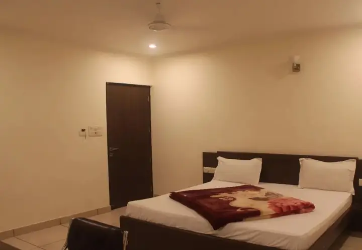 Наинитал: Hotel Surya