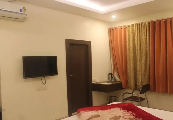 Наинитал: Hotel Surya