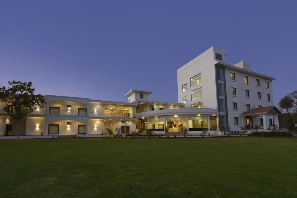 Читторгарх: The Elegance Resort