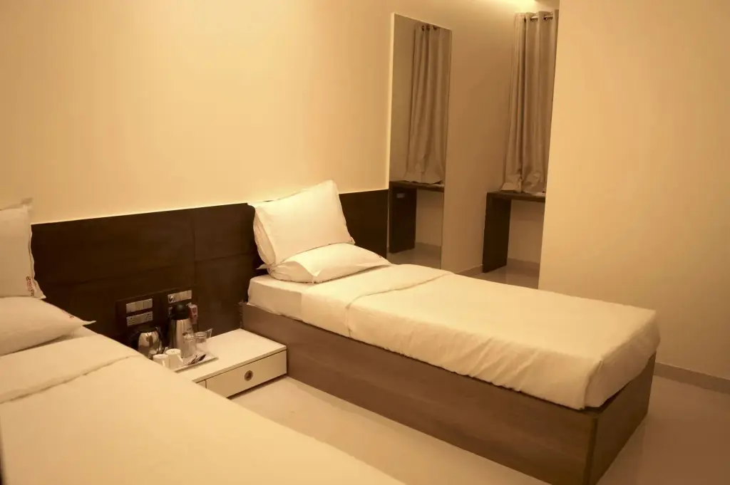 Пуна: Hotel Shivam