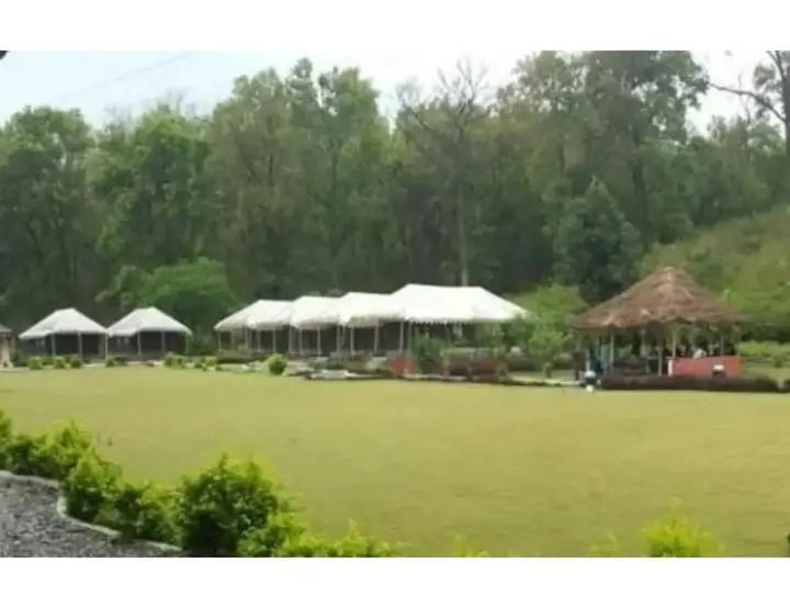 Прем-Нагар: Derra Camp & Resort, Dehradun