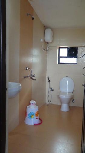 Верем: Damodar Guest House
