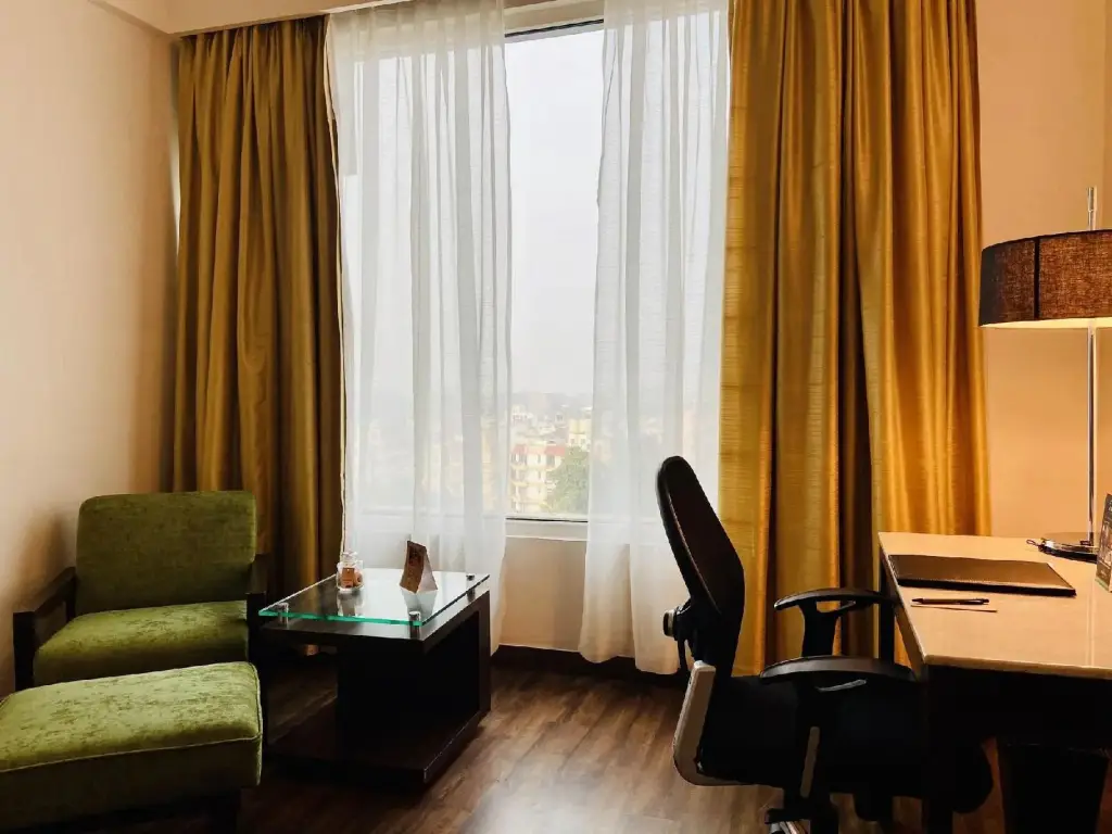 Канпур: The Landmark Hotel