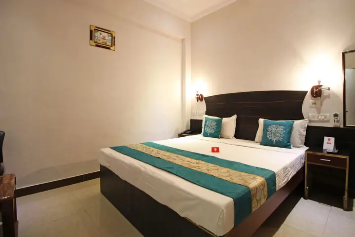Агра: OYO 5539 Merit Hotel