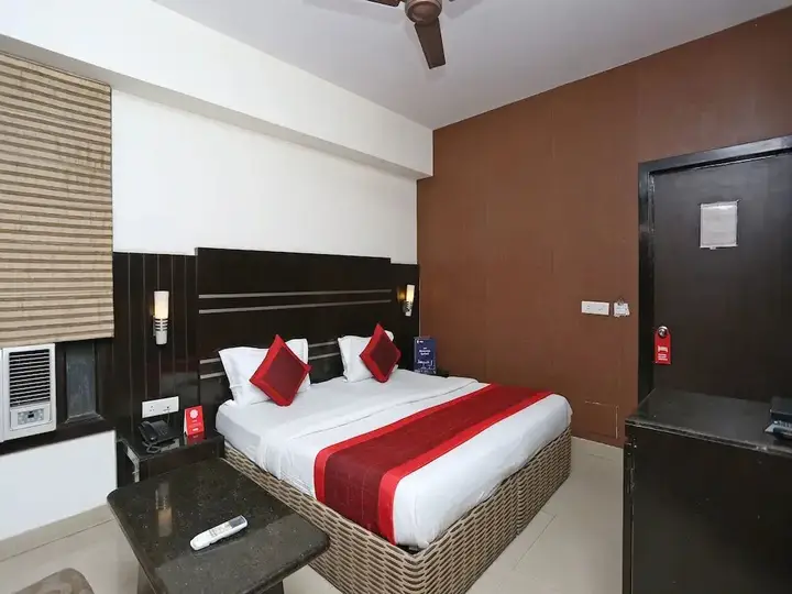 Нью-Дели: Deluxe Otani Inn