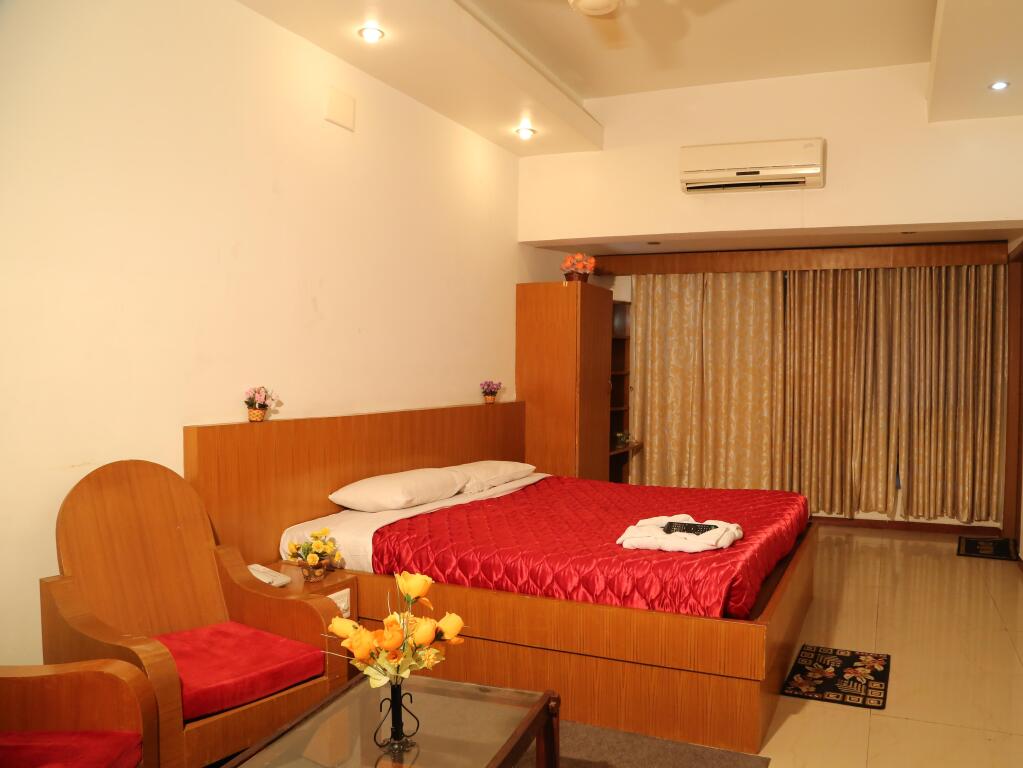Соманур: Brindhavan Hotels