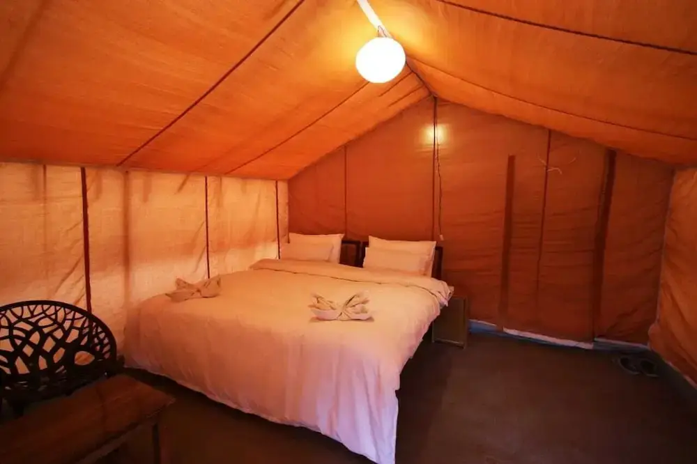Спангмик: Camp Redstart