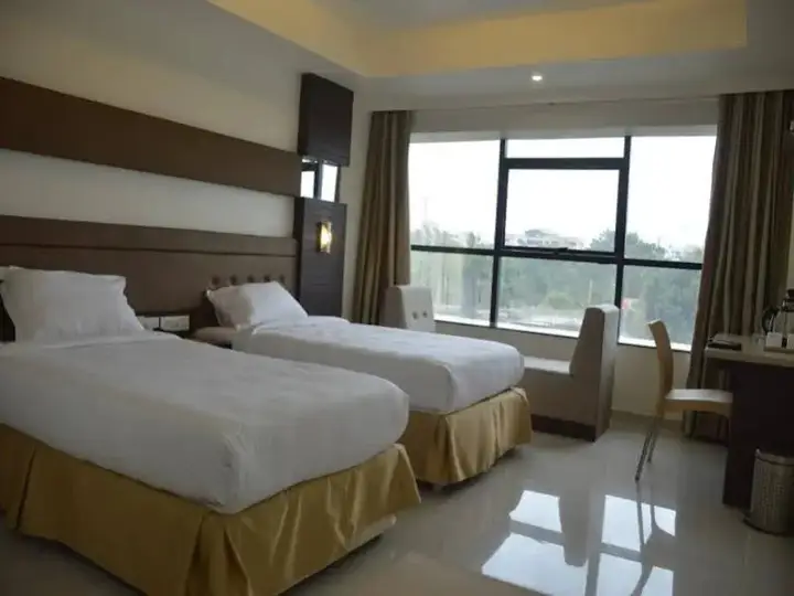 Хидерабад: Hotel Swagath Grand Suchitra