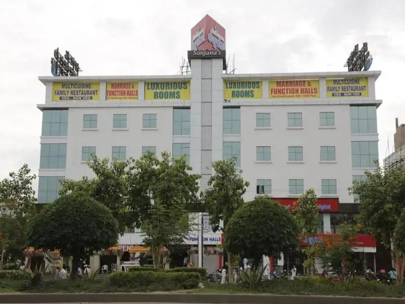 Hotel Swagath Grand Suchitra — фото 1