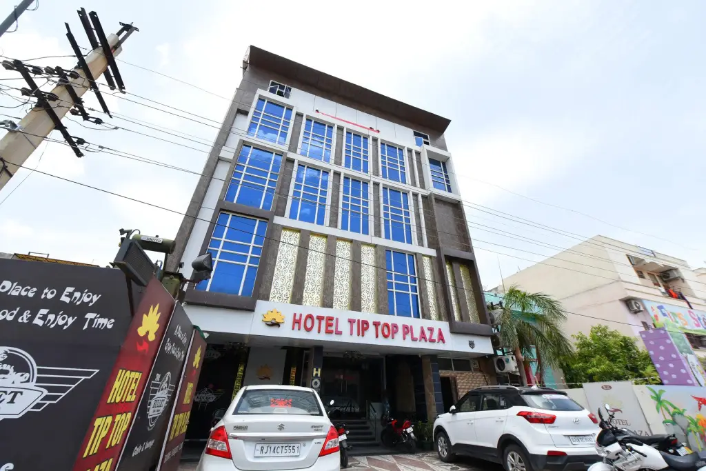 OYO 3971 Hotel Tip Top — фото 1