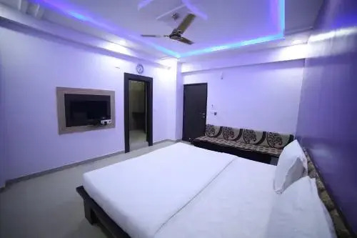 Гандхинагар: Malhaar Resorts