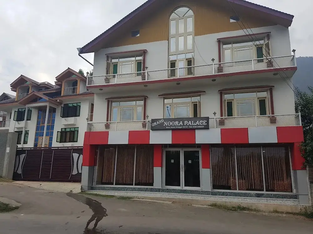 Шринагар: Grand Noora Palace