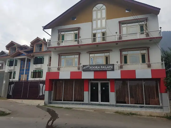 Шринагар: Grand Noora Palace
