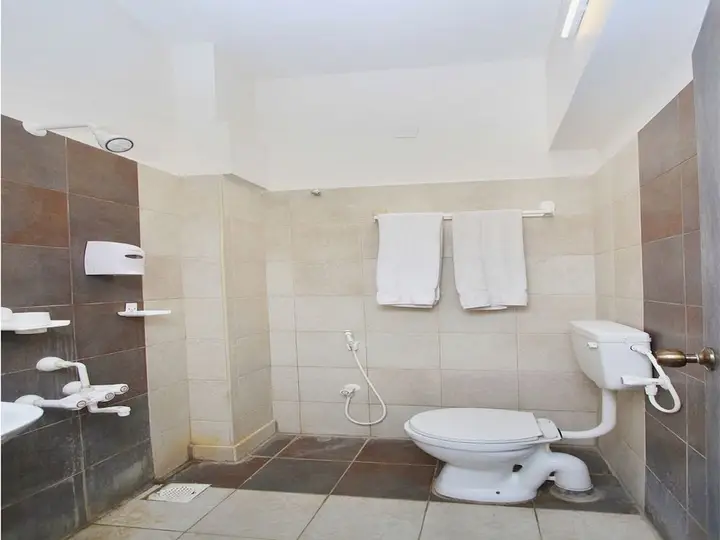 Коимбатур: Hotel Sapthagiri Nest