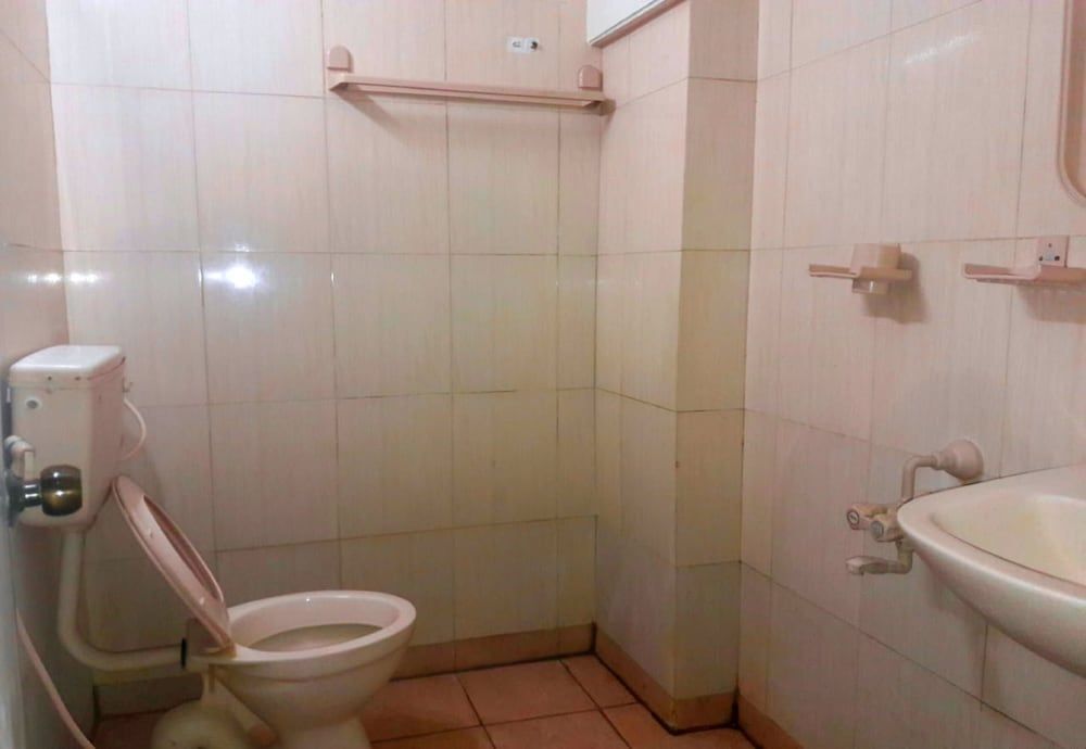 Коимбатур: Hotel Sapthagiri Nest