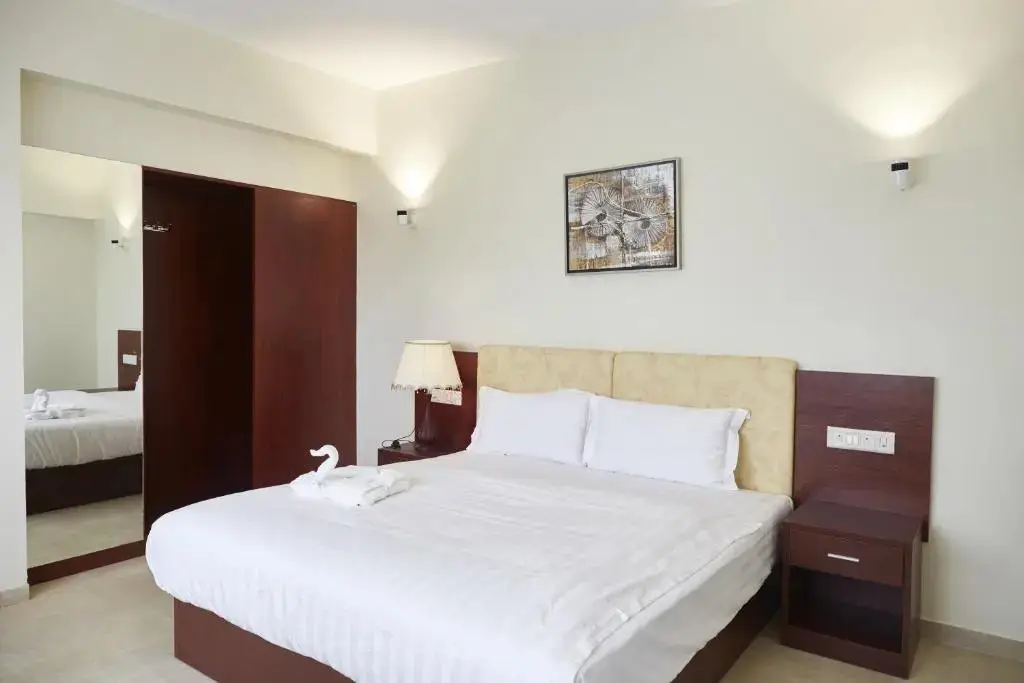 Чиплун: Hotel Reemz
