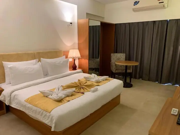 Чиплун: Hotel Reemz