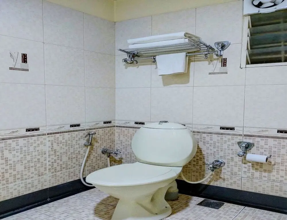 Бангалор: OYO 10437 Hotel Hibiscus INN