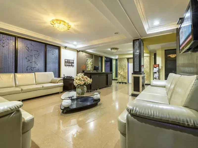 Бангалор: OYO 10437 Hotel Hibiscus INN