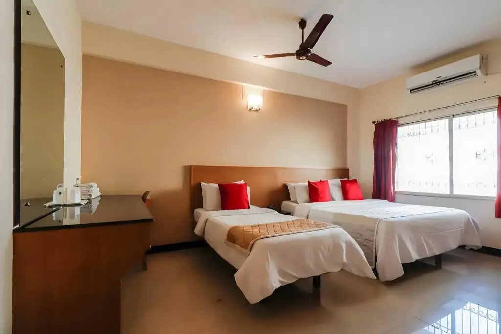 Палани: Hotel Subham