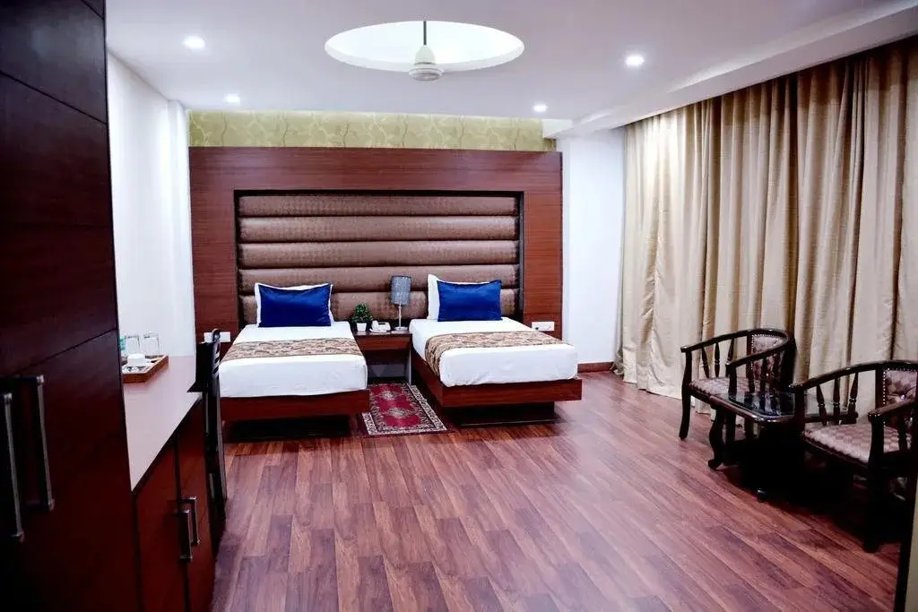 Канпур: Hotel Geetika Galaxy