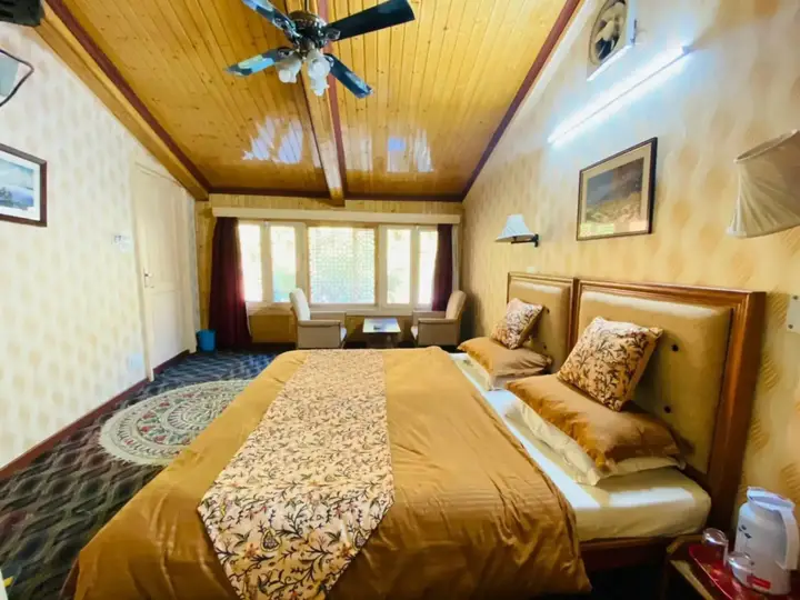 Шринагар: Hotel Madhuban