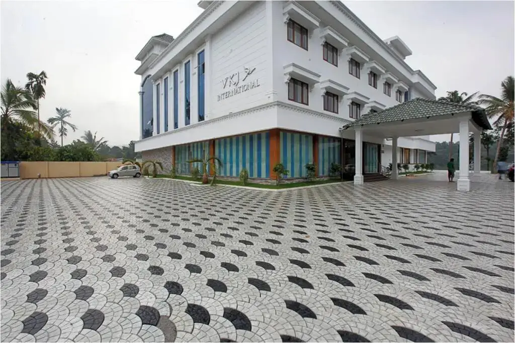Атирапалли: Hotel Vkj International