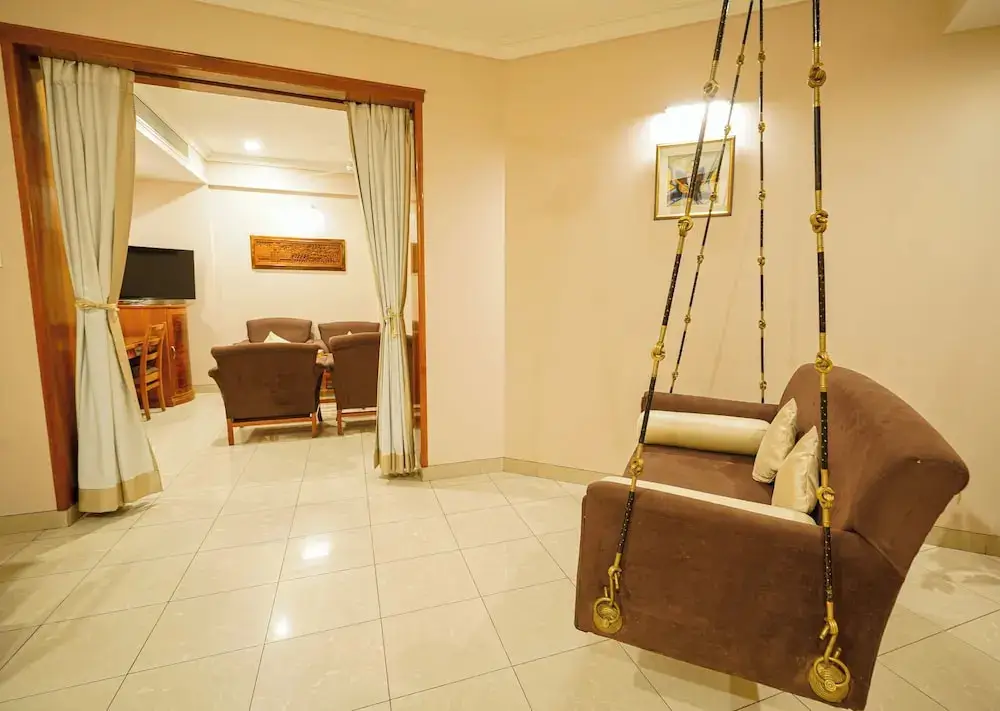 Райпур: Hotel Mayura