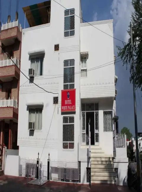 Hotel white palace — фото 1