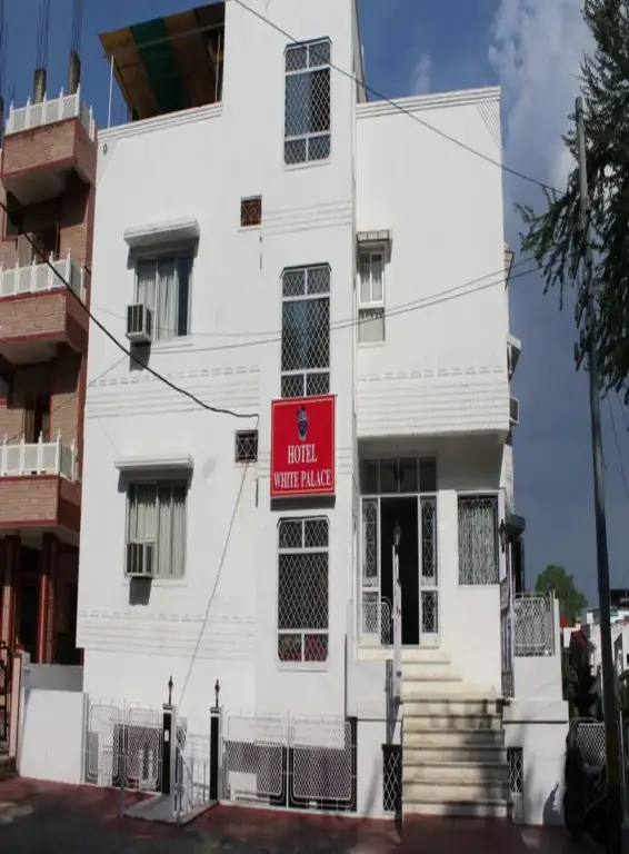 Удаипур: Hotel white palace