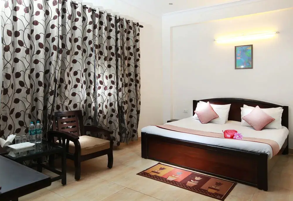 Нойда: OYO Rooms Noida Electronic City