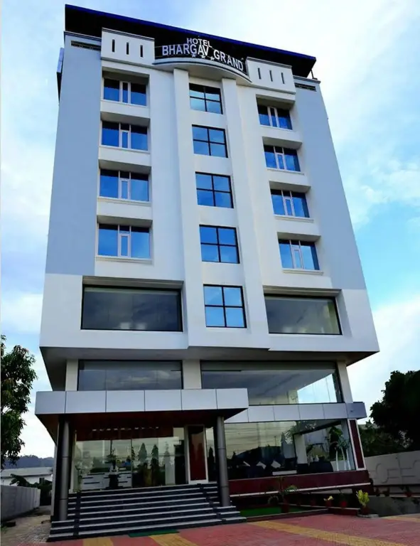 Гувахати: Hotel Bhargav Grand