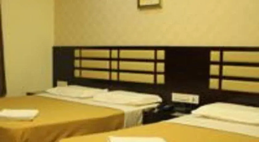 Пунди: Hotel M.P. Temples Inn