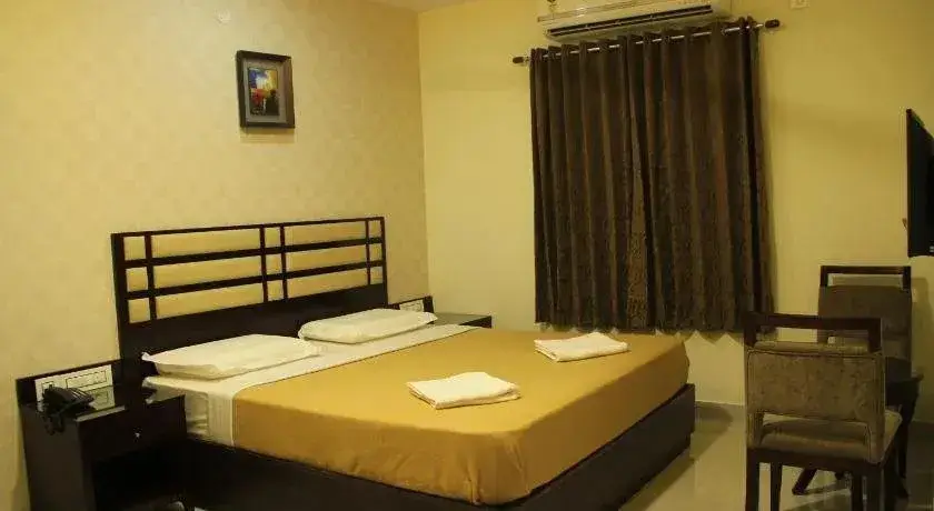 Пунди: Hotel M.P. Temples Inn